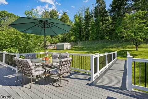 $600,000 | 16 Old Mountain Road, Lebanon, NJ 08833