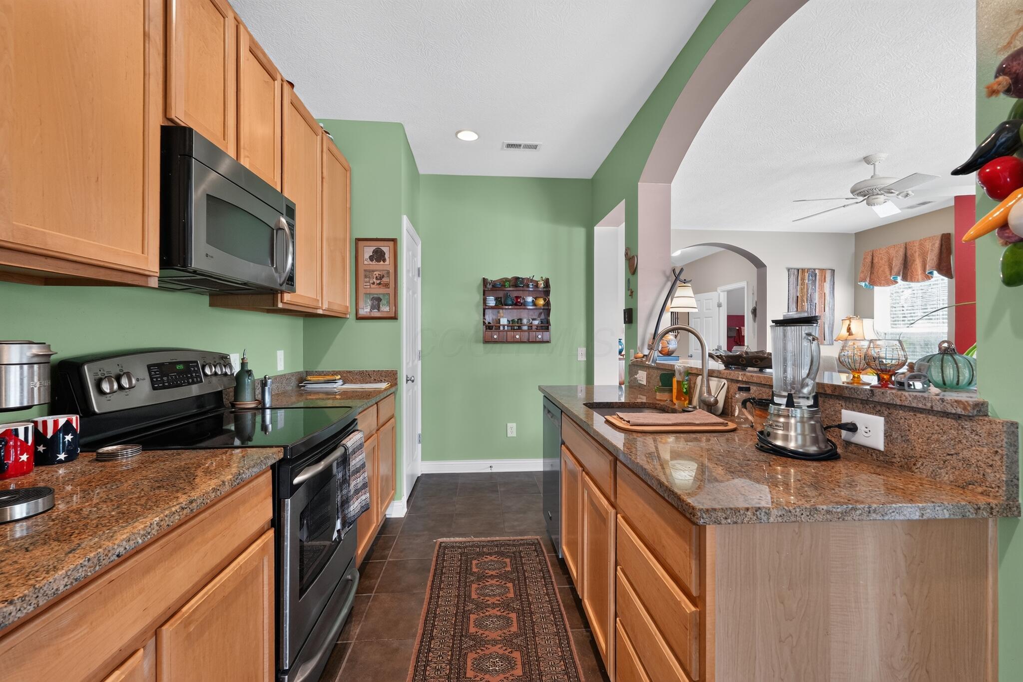 5643 Wexler Road Dublin, OH 43016 - Photo 8 of 23 5643_Wexler_Rd-Kitchen-r-17