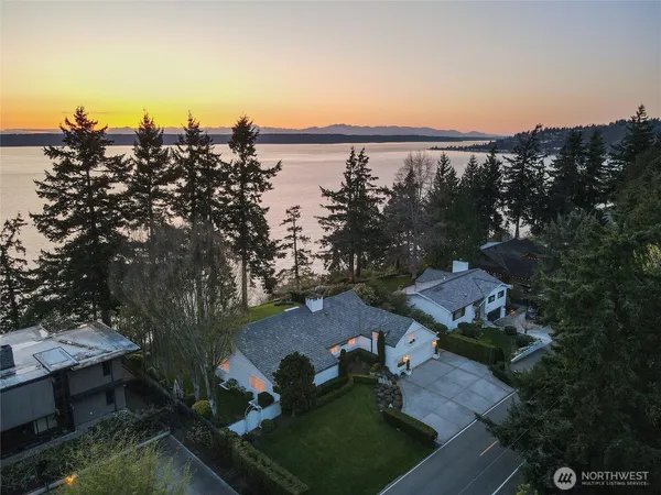 $2,450,000 | 19263 Edgecliff Drive Southwest, Normandy Park, WA 98166