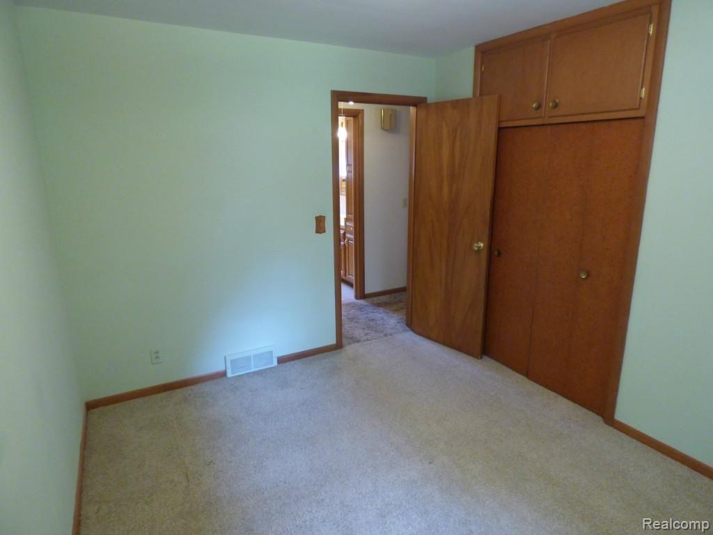 4376 Pleasant Valley Road Brighton, MI 48114 - Photo 20 of 30 Gallery Image 20