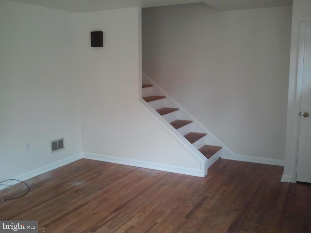 1813 Hemlock Road Lancaster, PA 17603 - Photo 2 of 10 Gallery Image 2