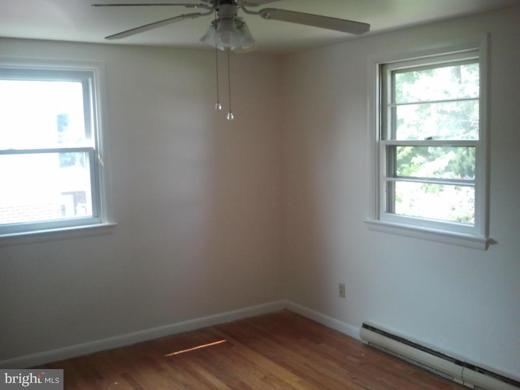 1813 Hemlock Road Lancaster, PA 17603 - Photo 5 of 10 Gallery Image 5