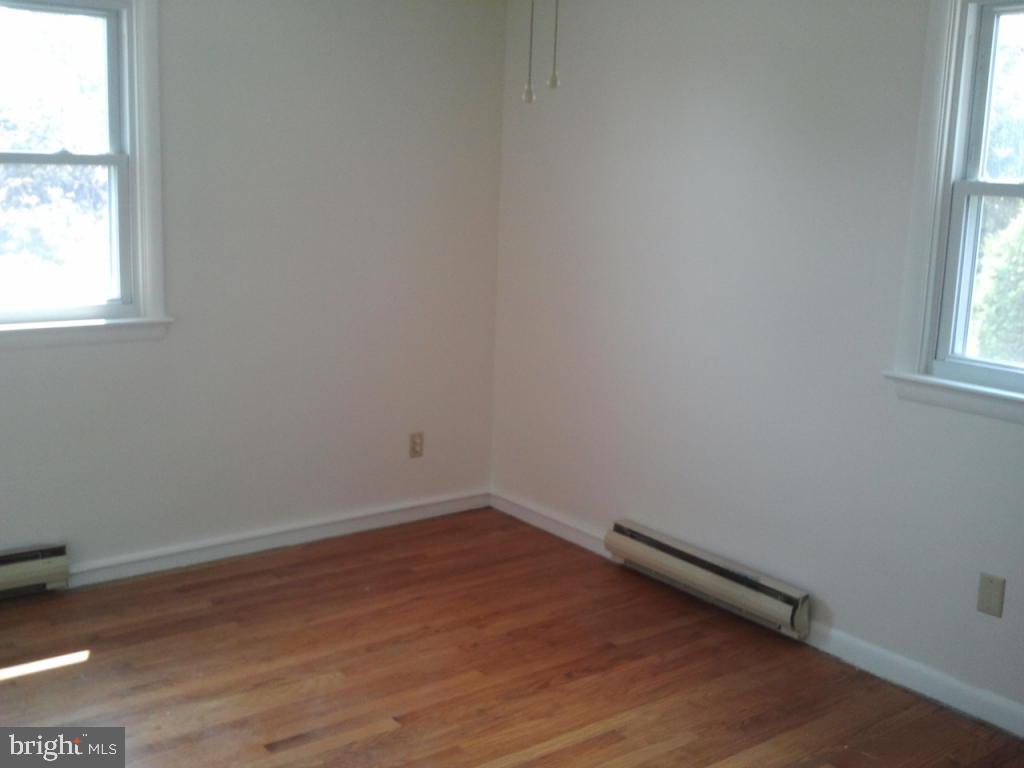 1813 Hemlock Road Lancaster, PA 17603 - Photo 6 of 10 Gallery Image 6