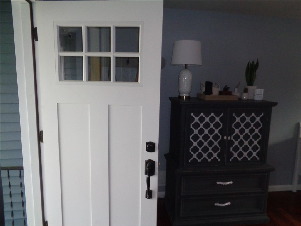 5 Monterey Road Warwick, RI 02889 - Photo 6 of 29 Gallery Image 6