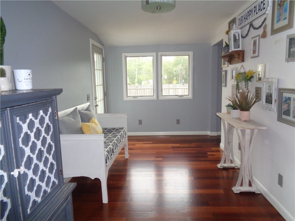 5 Monterey Road Warwick, RI 02889 - Photo 7 of 29 Gallery Image 7