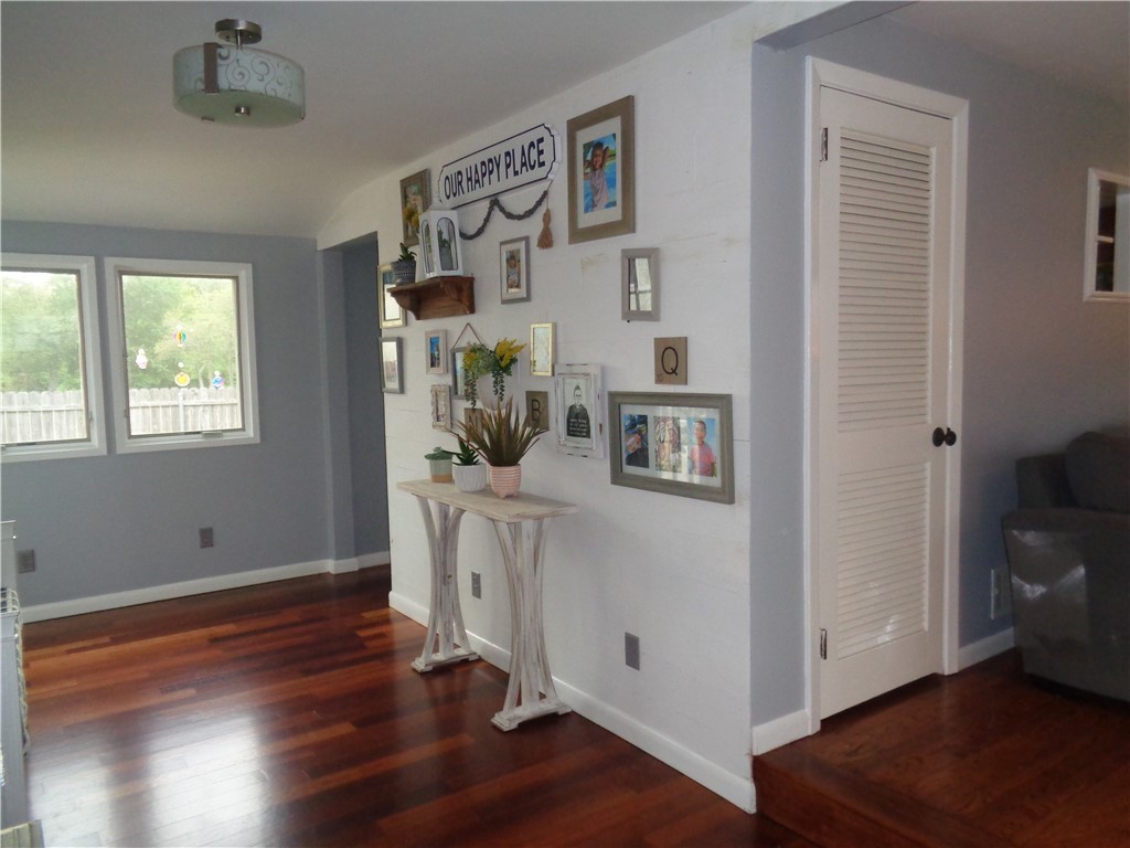 5 Monterey Road Warwick, RI 02889 - Photo 10 of 29 Gallery Image 10