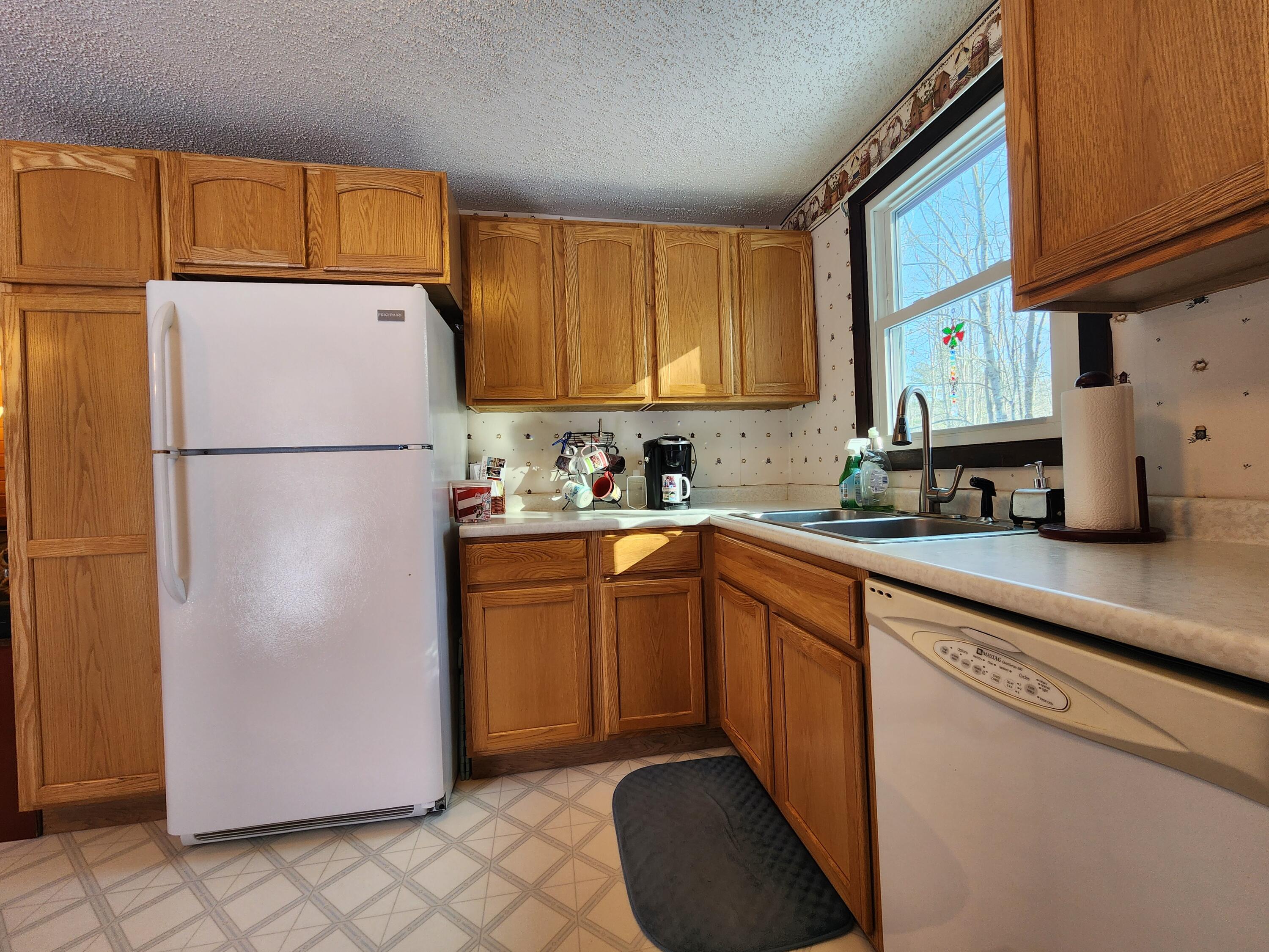 193 Mountain Road St. Albans, ME 04971 - Photo 8 of 23 Kitchen
