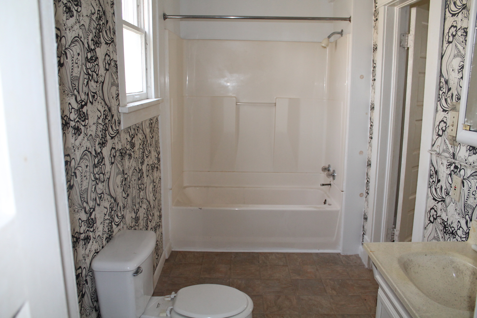 610 West Cherry Street, Unit 2 Carbondale, IL 62901 - Photo 4 of 21