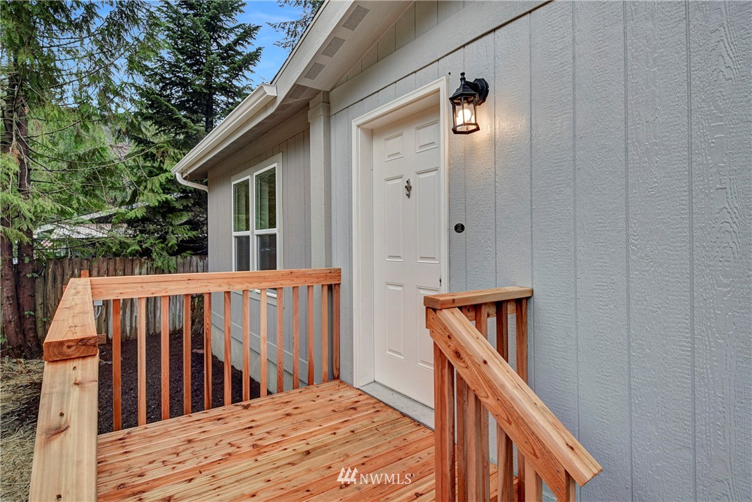 20105 Crystal Springs Road Granite Falls, WA 98252 - Photo 2 of 24 Gallery Image 2