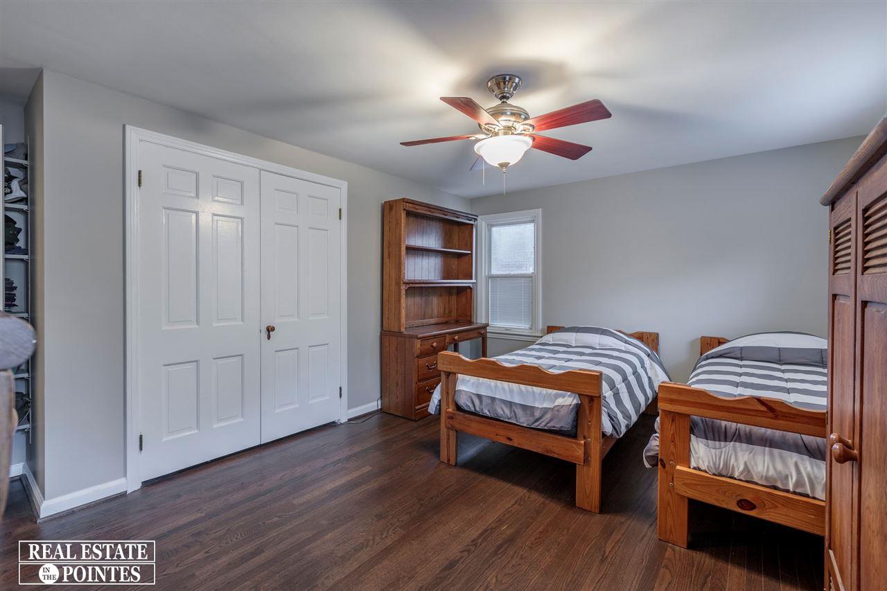1901 Severn Road Grosse Pointe Woods, MI 48236 - Photo 27 of 37