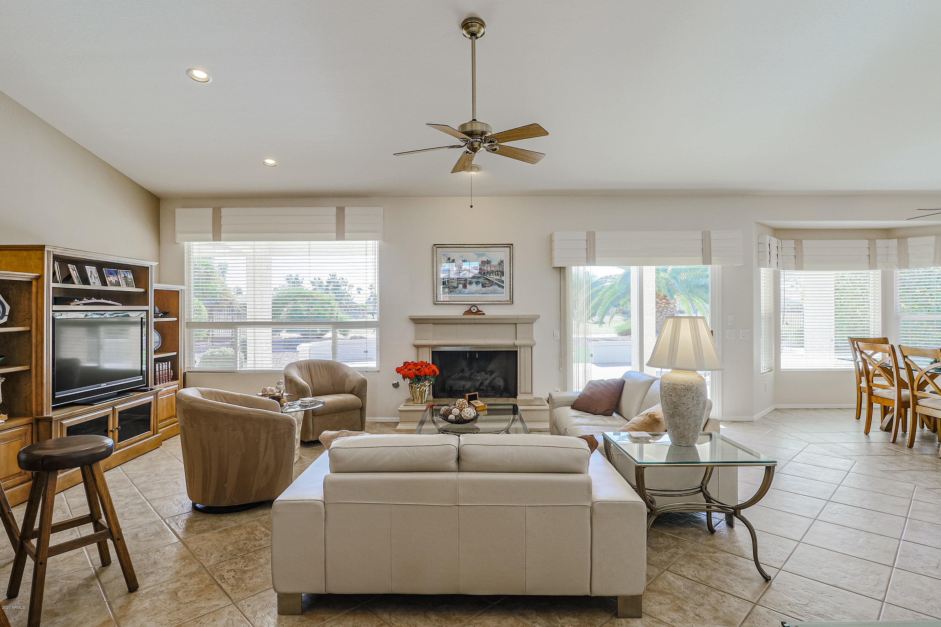 15591 Piccadilly Road Goodyear, AZ 85395 - Photo 5 of 29 Living Room