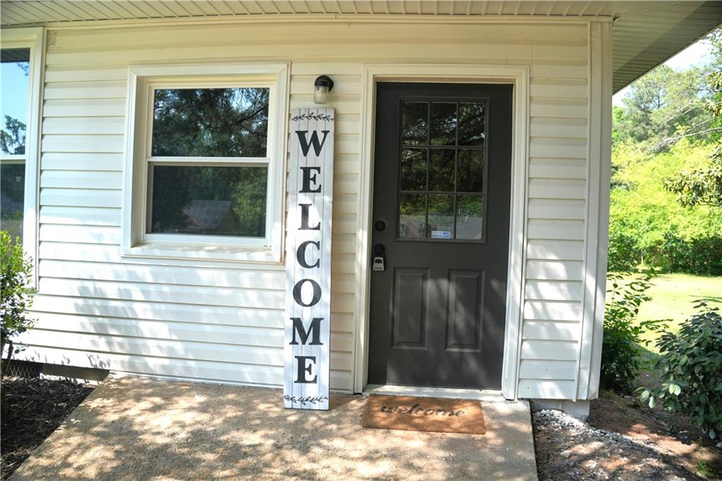 145 Beaverdam Road Winterville, GA 30683 - Photo 3 of 53 a front view of a house