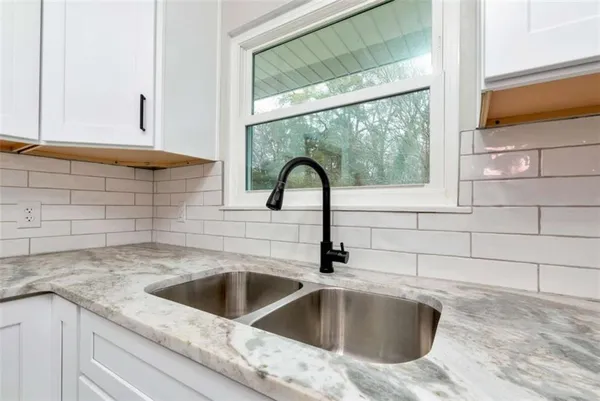 a close view of sink and tap