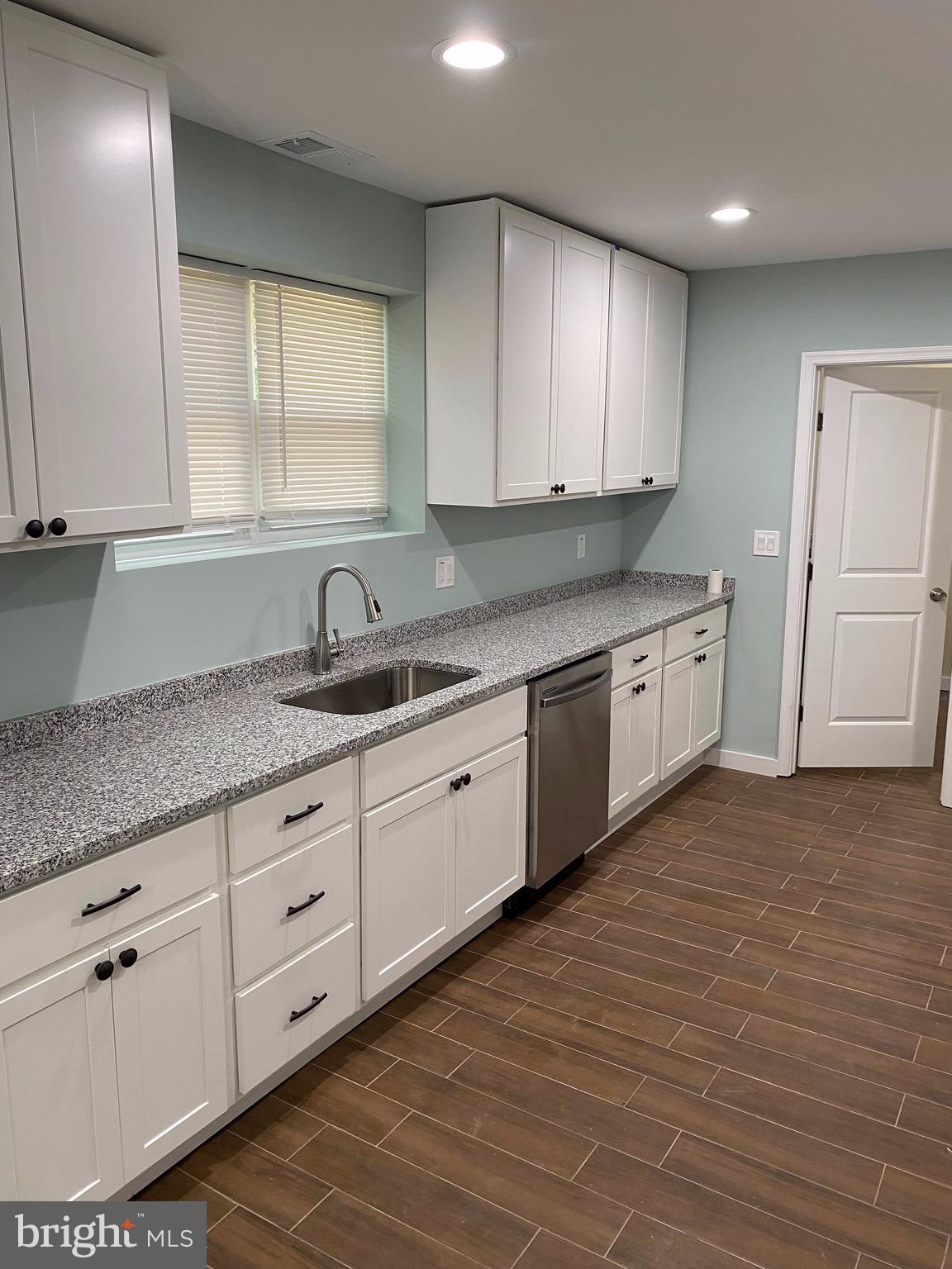 15702 Livingston Road Accokeek, MD 20607 - Photo 6 of 25 New white cabinets and granite countertop