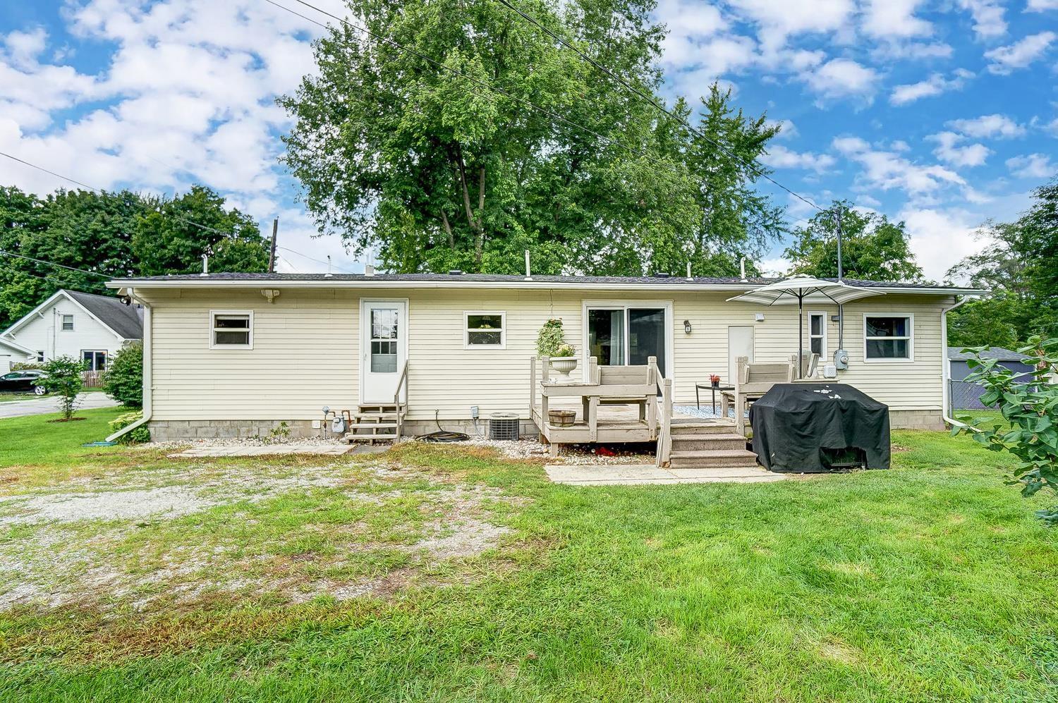 2124 Trinity Street Huntertown, IN 46748 - Photo 2 of 24 Gallery Image 2