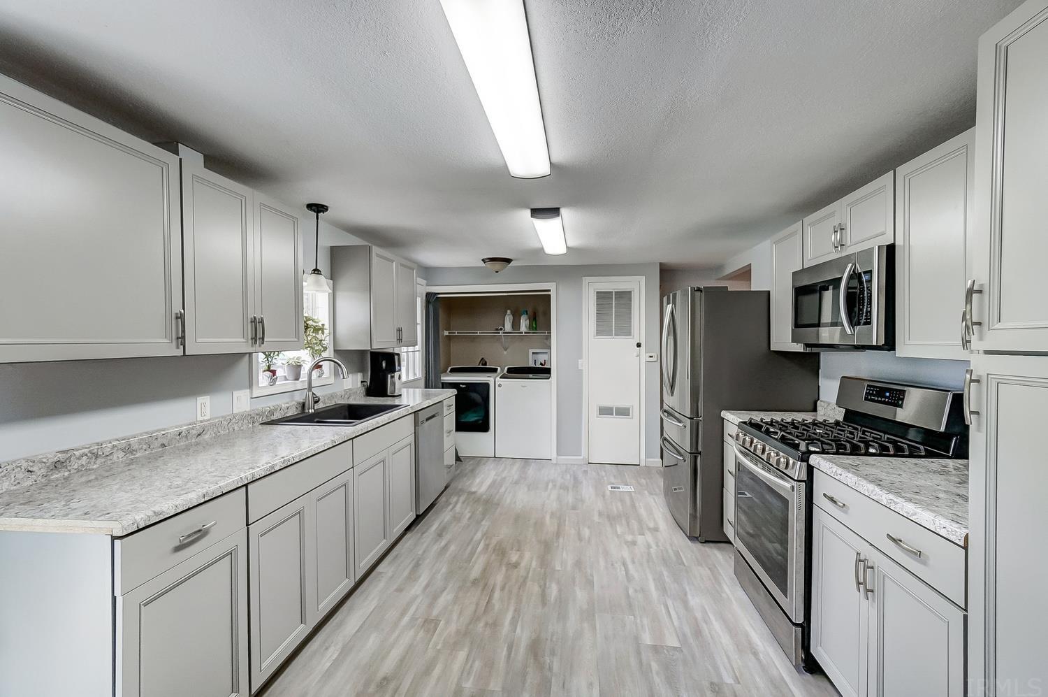 2124 Trinity Street Huntertown, IN 46748 - Photo 5 of 24 Gallery Image 5