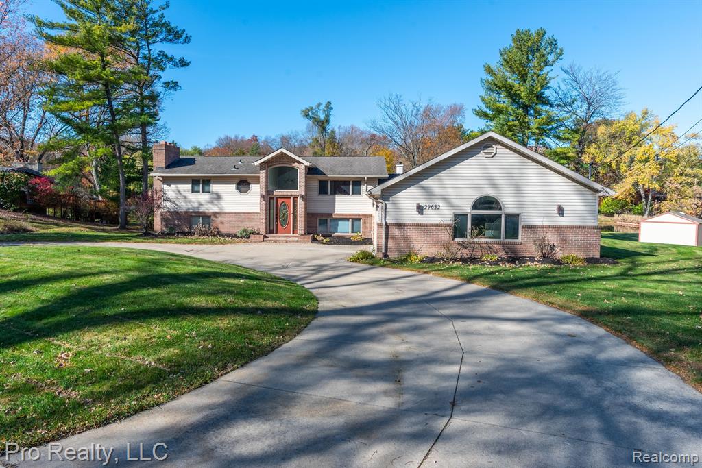 29632 Pond Ridge Road Farmington Hills, MI 48334 - Photo 1 of 32