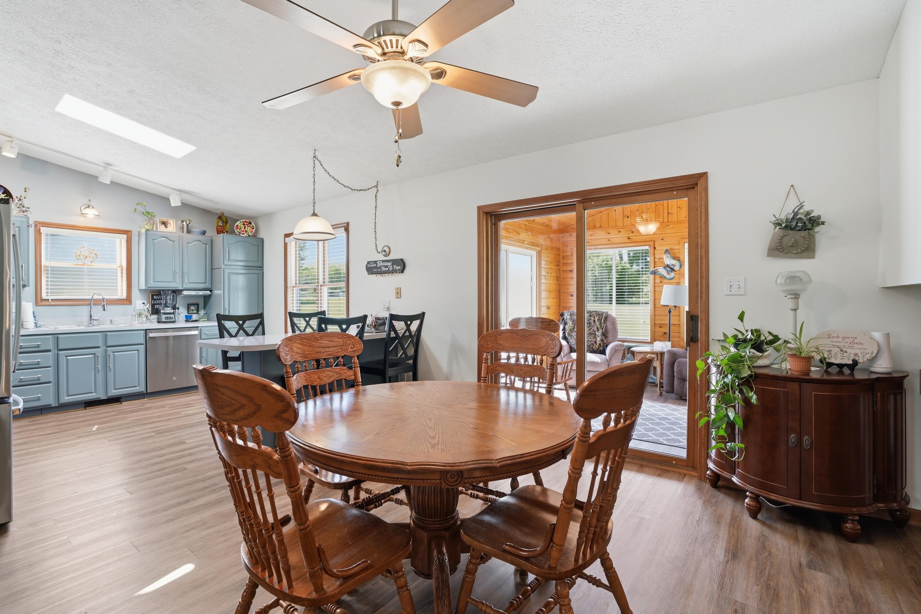 264 Springhill Drive Valparaiso, IN 46385 - Photo 6 of 27 3000x2000
