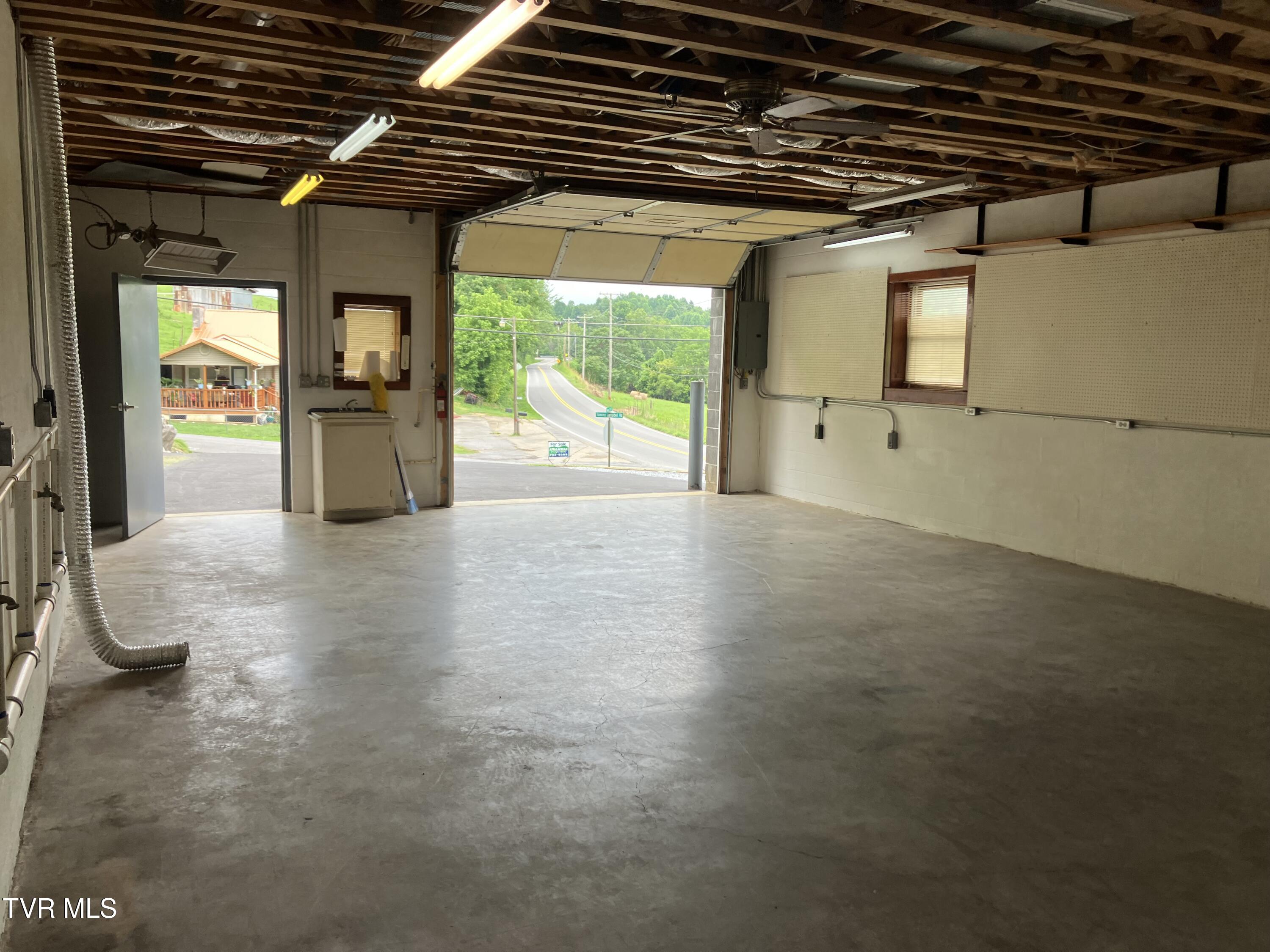 101 Tommy Campbell Road Jonesborough, TN 37659 - Photo 27 of 29 IMG_3736