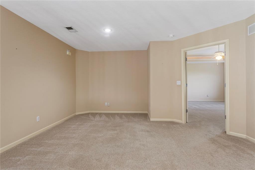 212 Northeast Hidden Ridge Lane Lee's Summit, MO 64064 - Photo 19 of 57