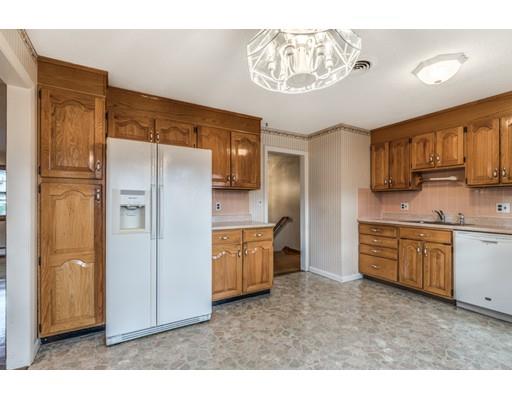 7 Sherwood Road Reading, MA 01867 - Photo 11 of 28