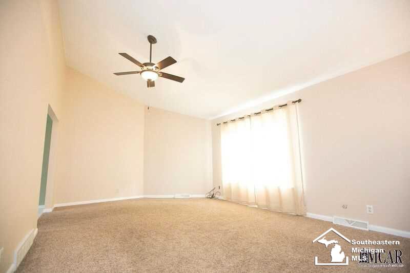 10315 Secor Road Temperance, MI 48182 - Photo 5 of 25 21396692-4.JPG