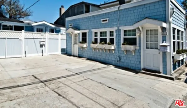 a view of a large white building