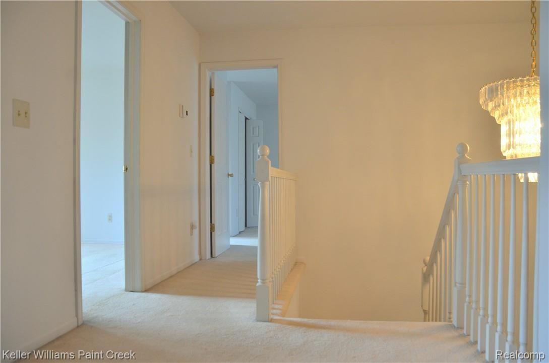 31214 Country Ridge Circle Farmington, MI 48331 - Photo 25 of 35 21landing.JPG