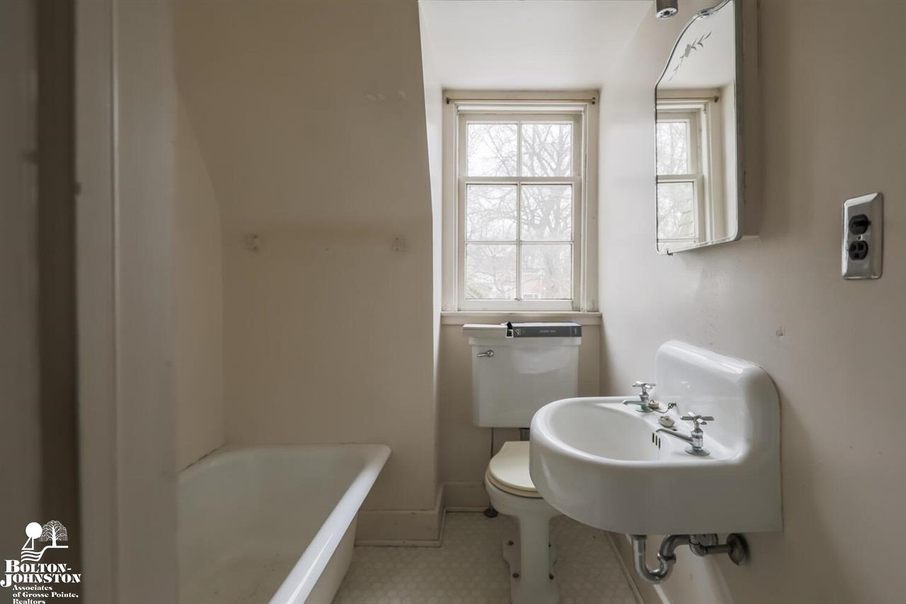 193 Ridge Road Grosse Pointe Farms, MI 48236 - Photo 40 of 60