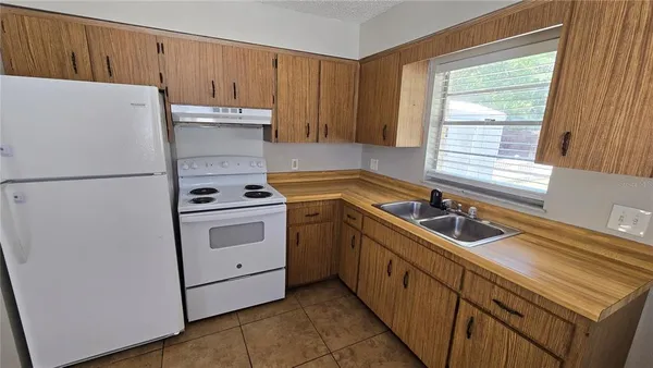 $1,250 | 5347 Satsuma Drive, Zephyrhills, FL 33542