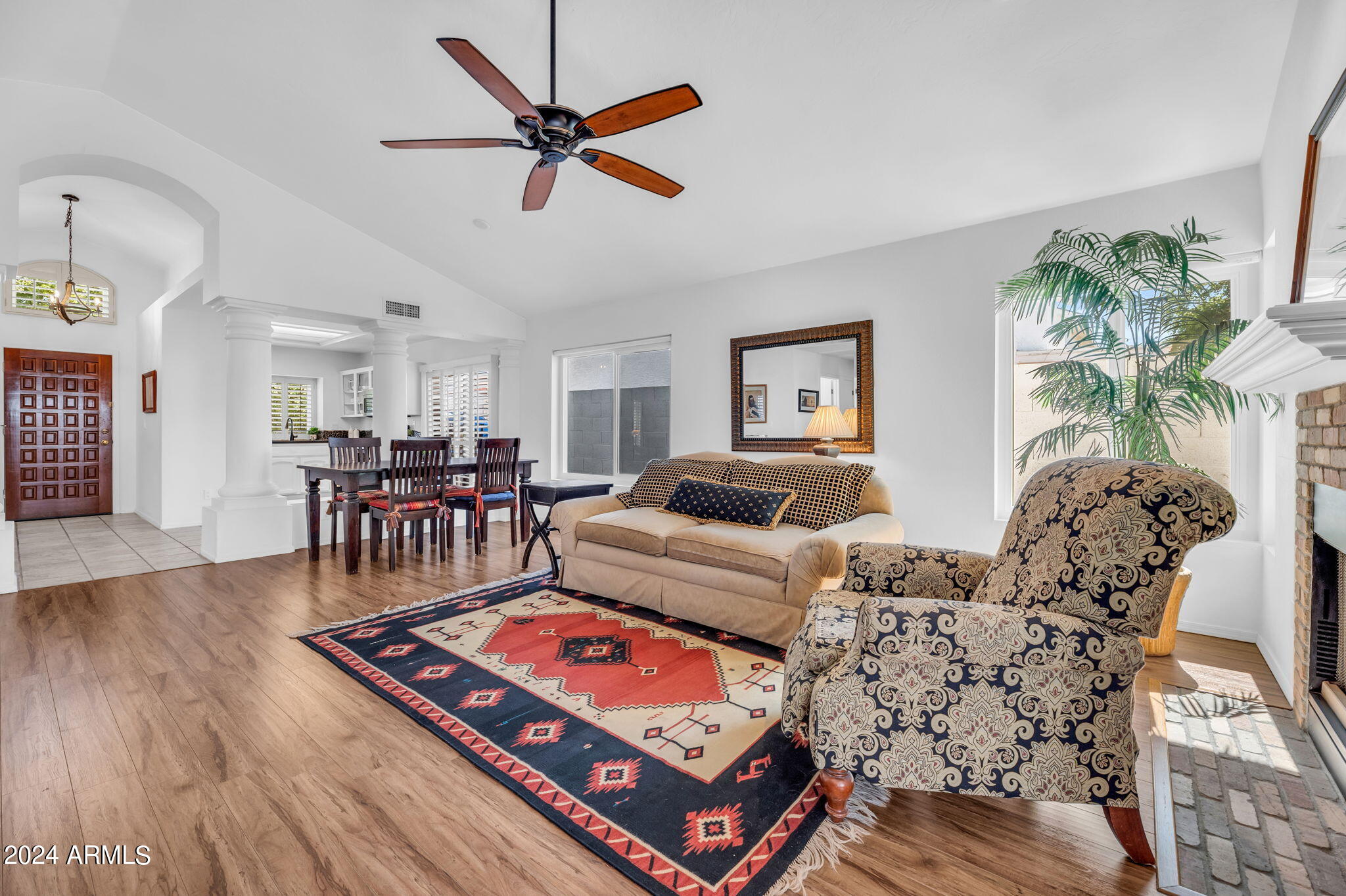 3305 East Clark Road Phoenix, AZ 85050 - Photo 19 of 28 Living room