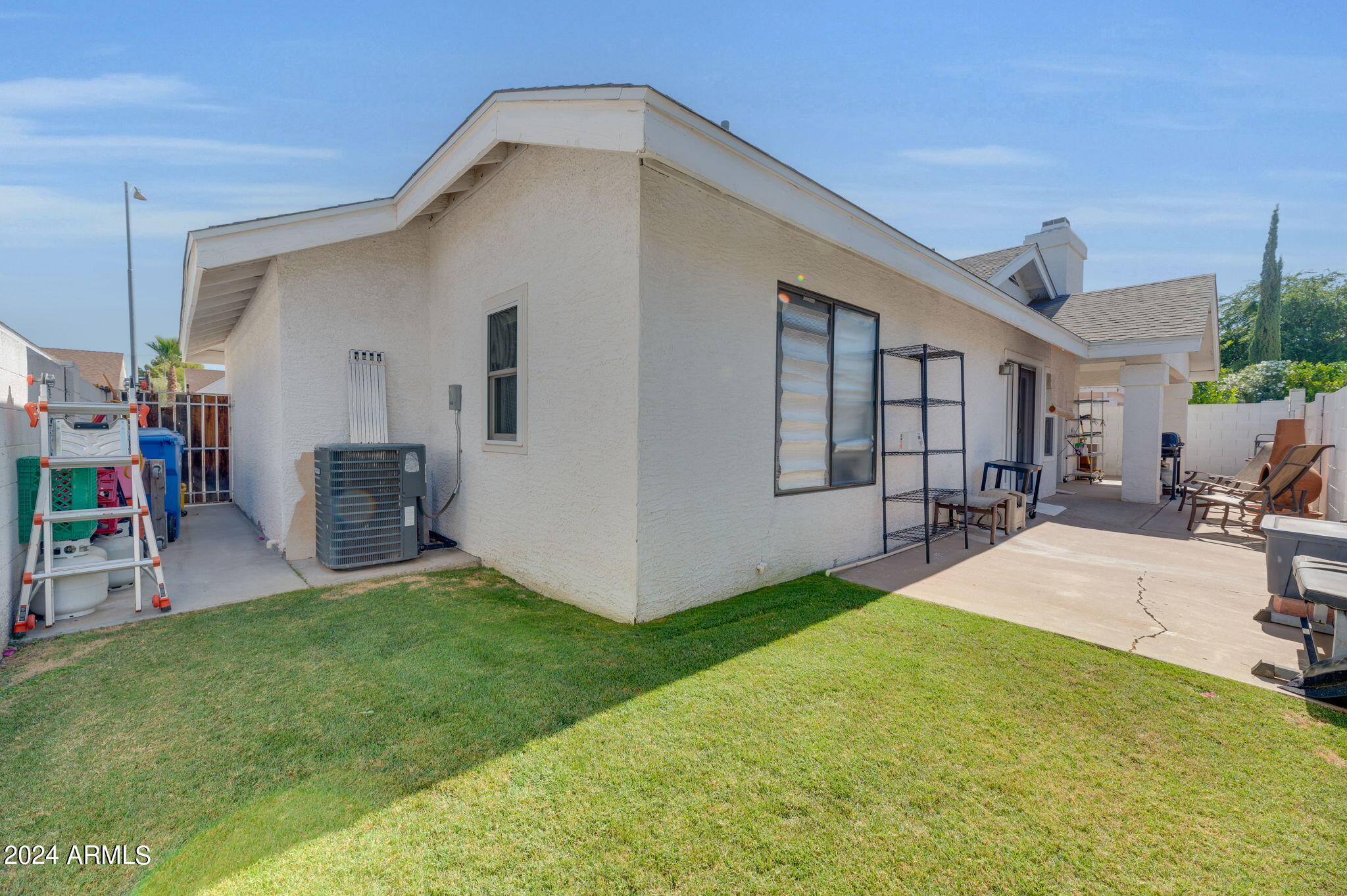 3305 East Clark Road Phoenix, AZ 85050 - Photo 25 of 28 grass backyard