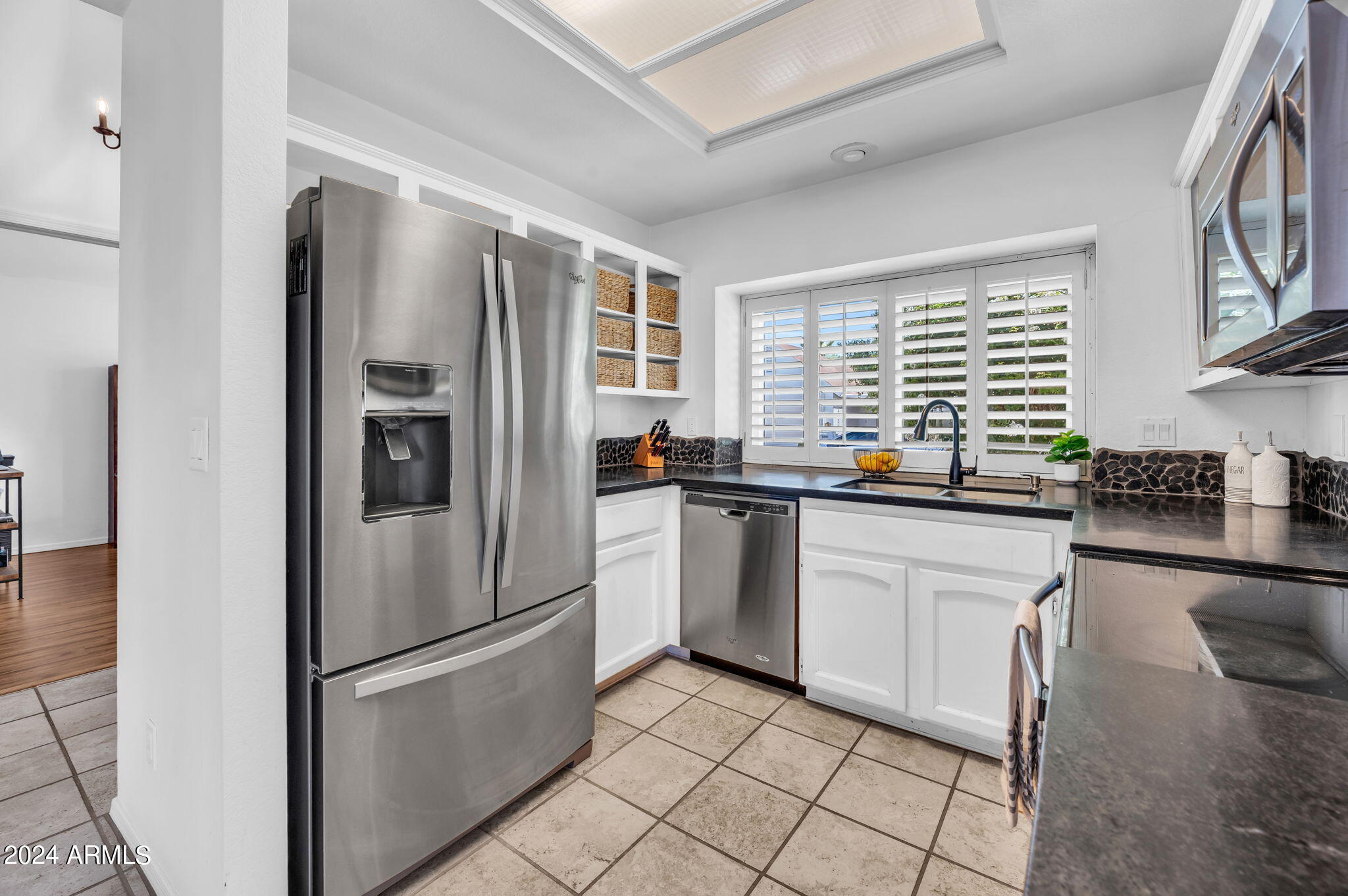 3305 East Clark Road Phoenix, AZ 85050 - Photo 5 of 28 Kitchen