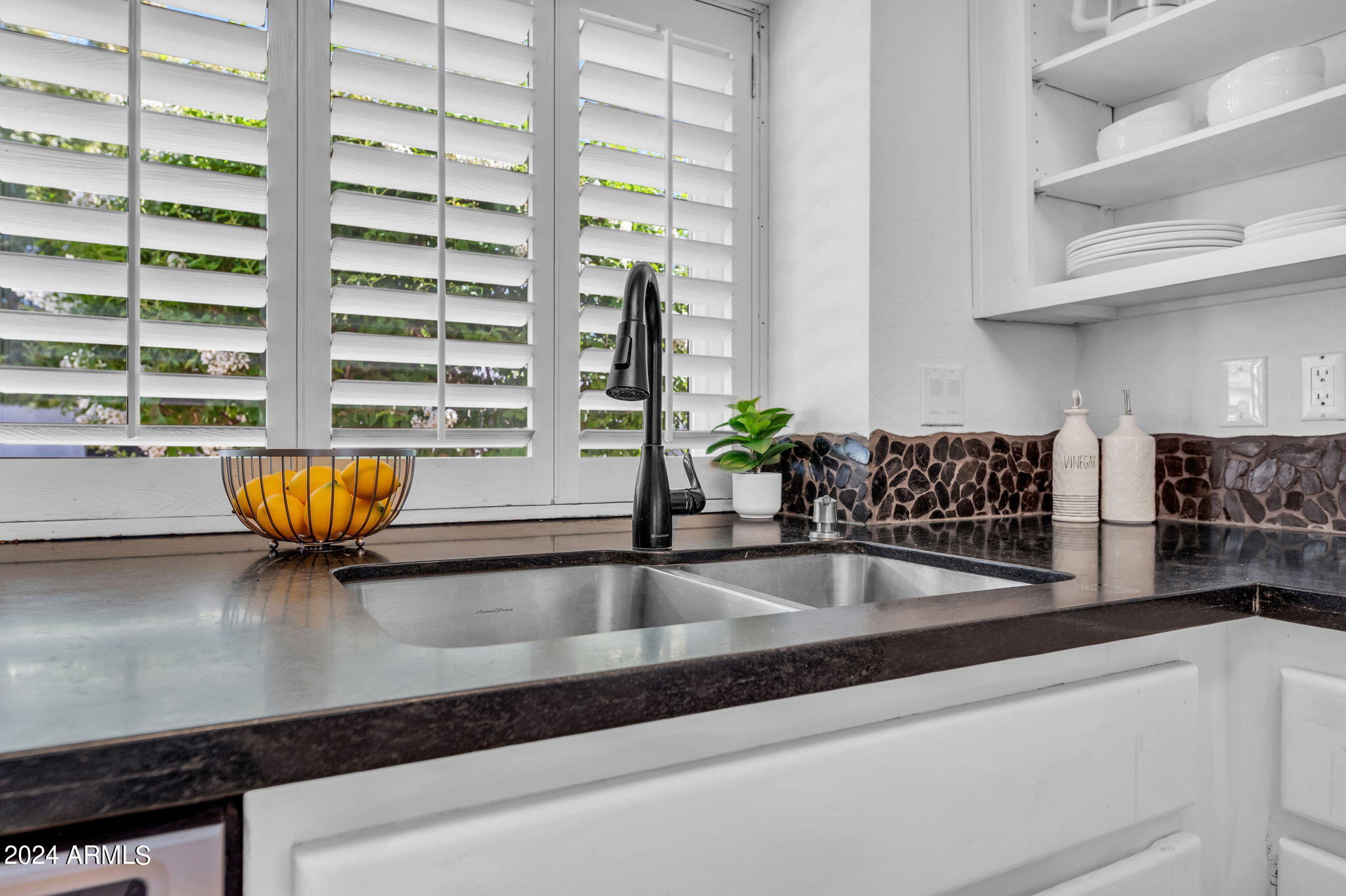 3305 East Clark Road Phoenix, AZ 85050 - Photo 7 of 28 shutters in kitchen