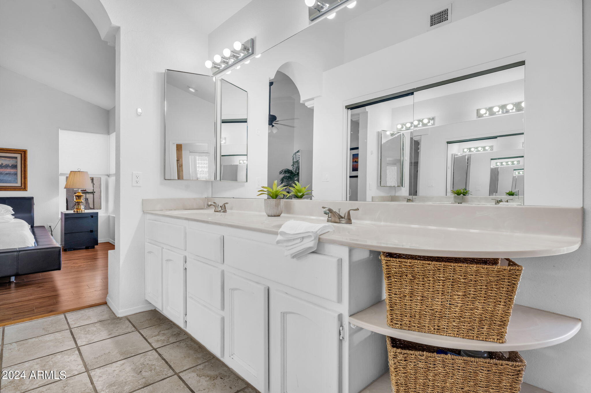 3305 East Clark Road Phoenix, AZ 85050 - Photo 10 of 28 primary bath