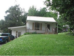 1813 Field Road Elizabethton, TN 37643 - Photo 1 of 7 Photo 1