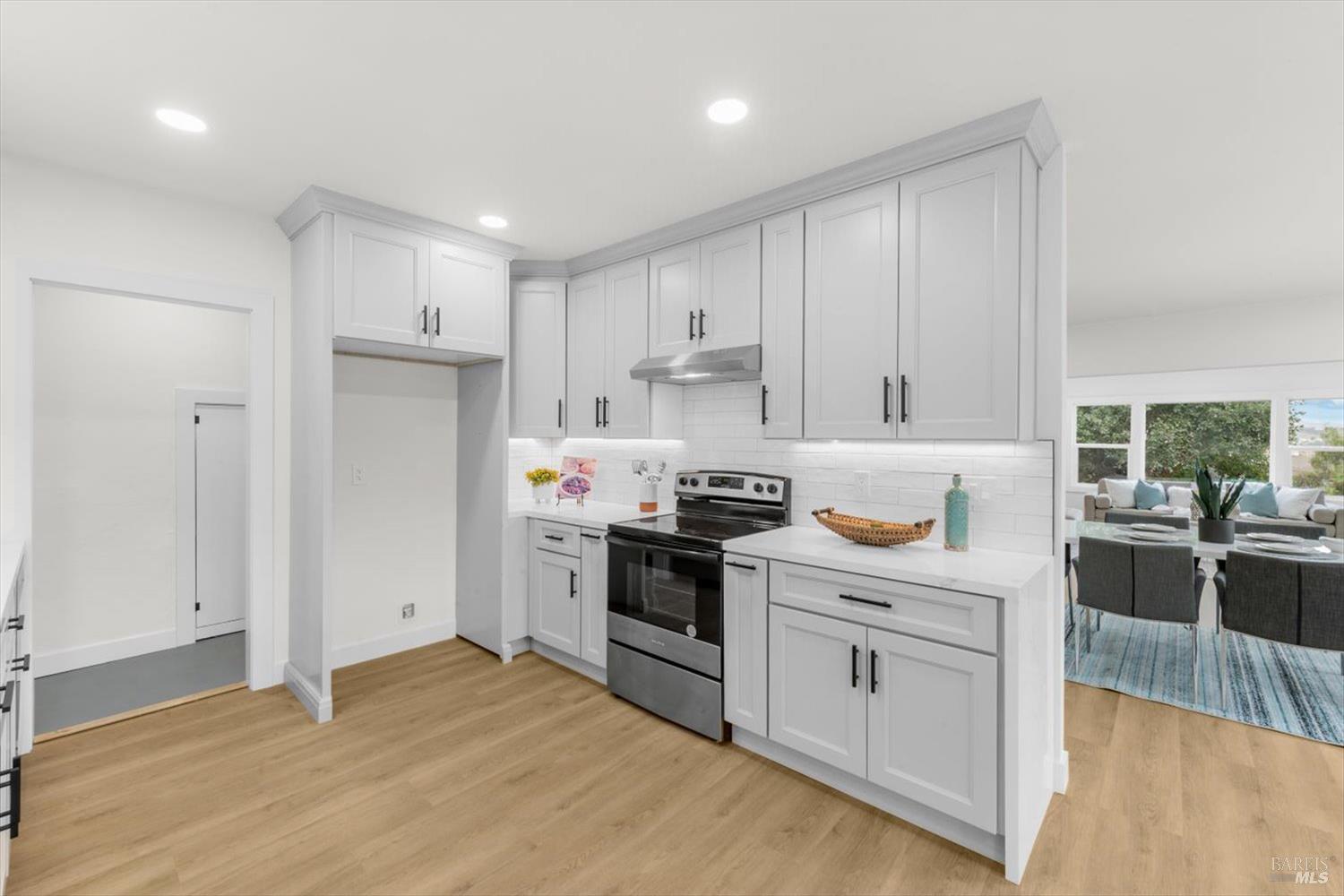 435 Alhambra Street Crockett, CA 94525 - Photo 14 of 38