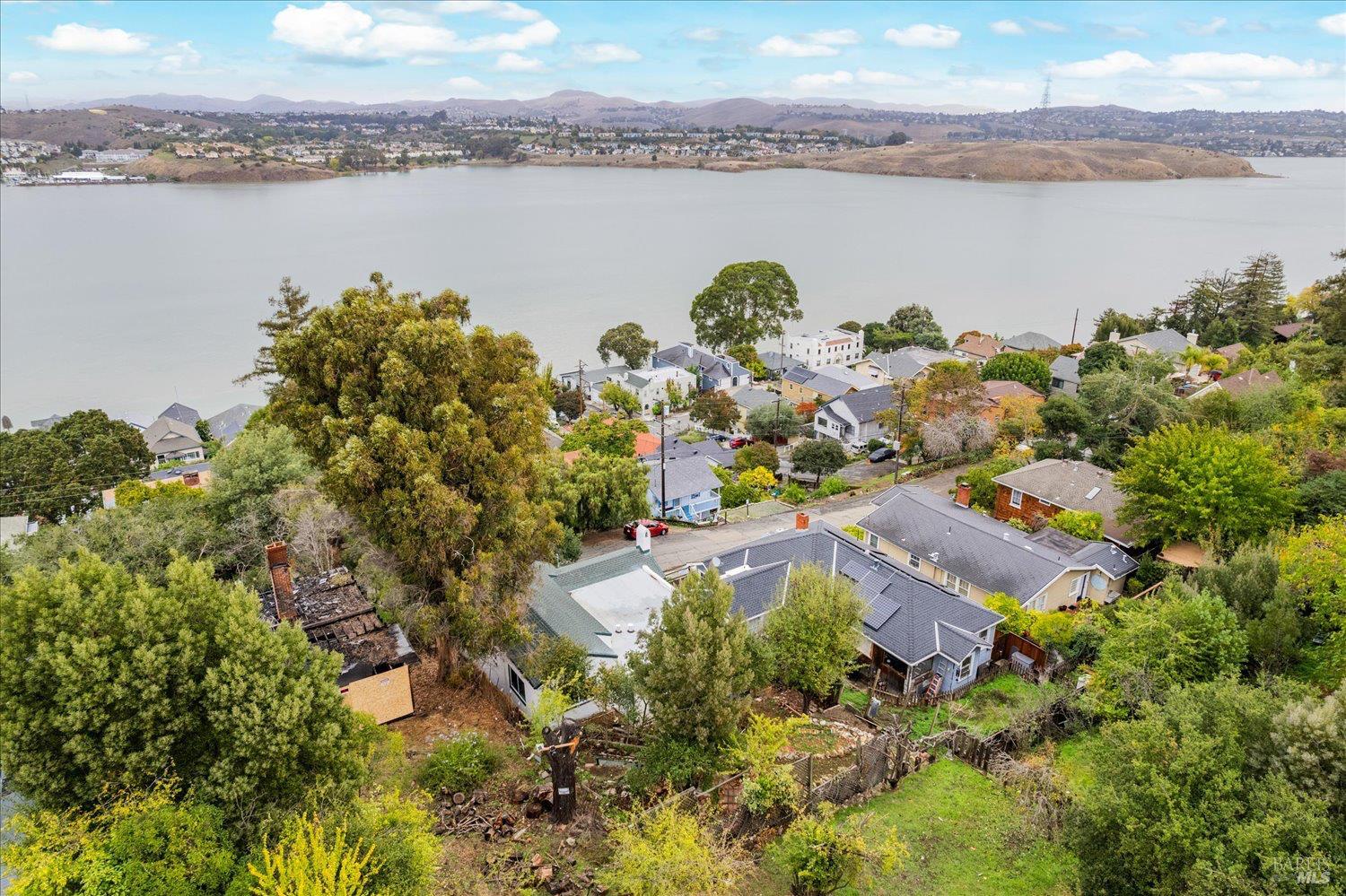 435 Alhambra Street Crockett, CA 94525 - Photo 37 of 38