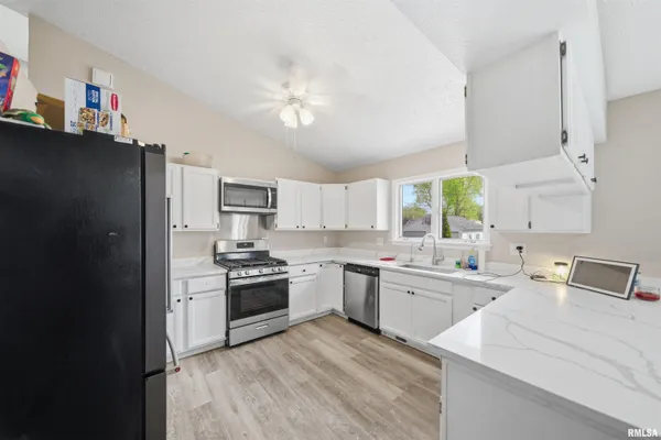$249,900 | 1315 Prince Street, Pekin, IL 61554