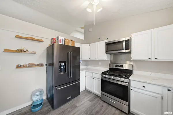$249,900 | 1315 Prince Street, Pekin, IL 61554