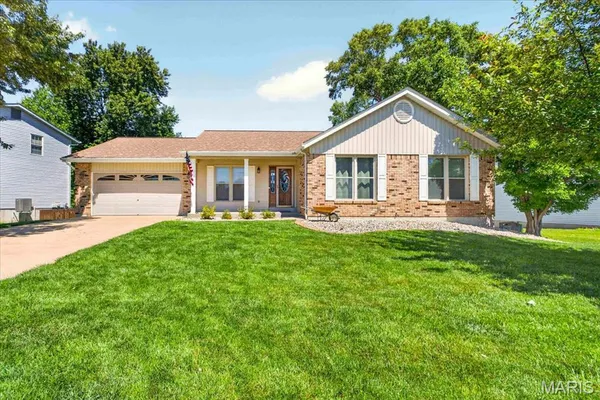 $365,000 | 1160 Spencer Hill Drive, St. Peters, MO 63376