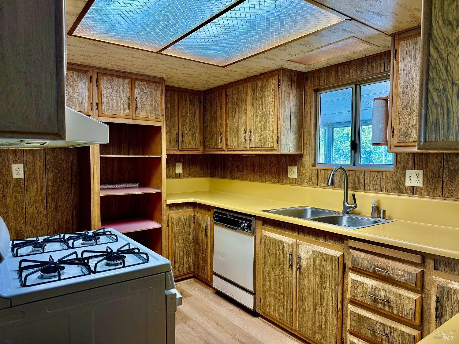 127 Salisbury Circle Santa Rosa, CA 95401 - Photo 4 of 19