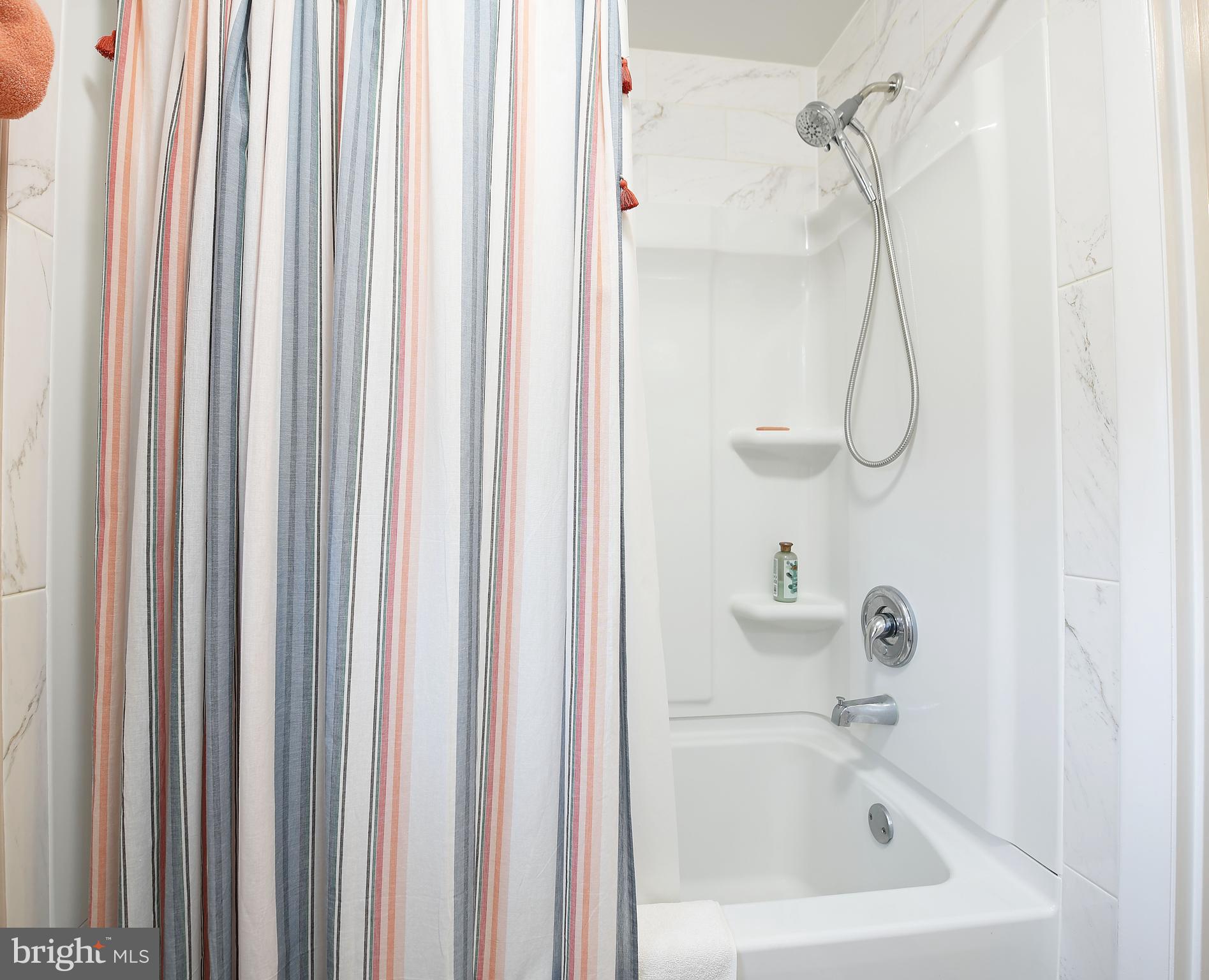 1746 Dr Jack Road Conowingo, MD 21918 - Photo 31 of 60 Upper' Level Bath with Full Tub and Shower