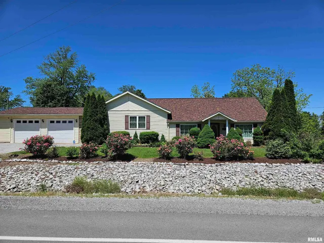 $215,900 | 550 South Vienna Road, Olmsted, IL 62970