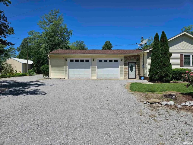 $215,900 | 550 South Vienna Road, Olmsted, IL 62970