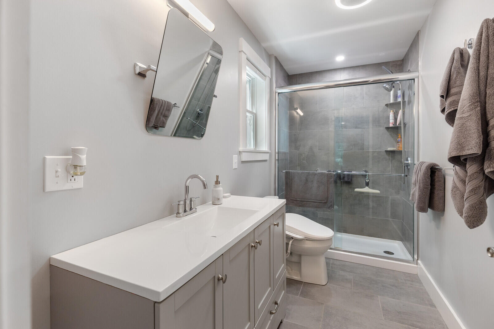 7 Hemlock Estates Rome, ME 04963 - Photo 30 of 72 Primary bath