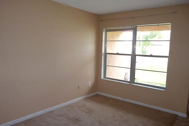 5944 South Rue Road West Palm Beach, FL 33415 - Photo 4 of 19 LIVING AREA