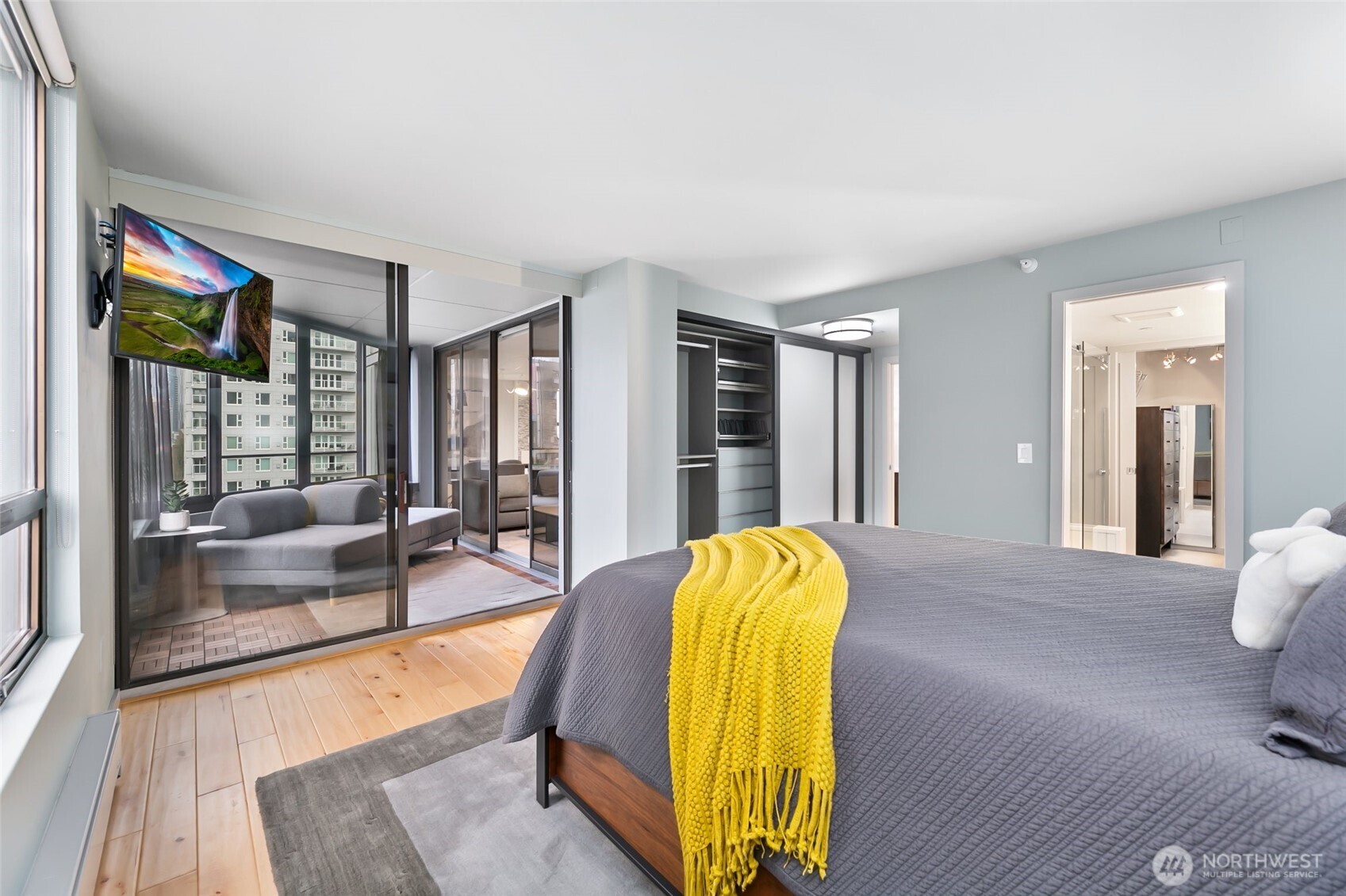 2621 2nd Avenue, Unit 1002 Seattle, WA 98121 - Photo 13 of 38