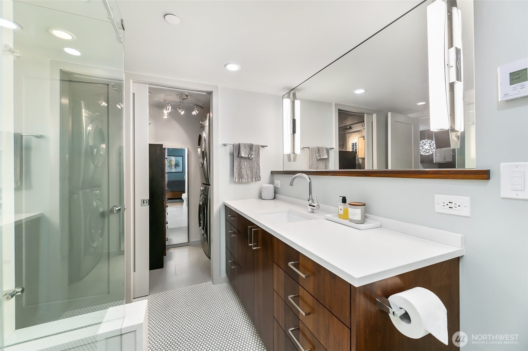 2621 2nd Avenue, Unit 1002 Seattle, WA 98121 - Photo 19 of 38