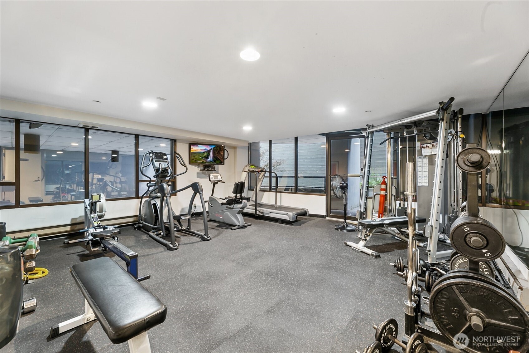 2621 2nd Avenue, Unit 1002 Seattle, WA 98121 - Photo 27 of 38